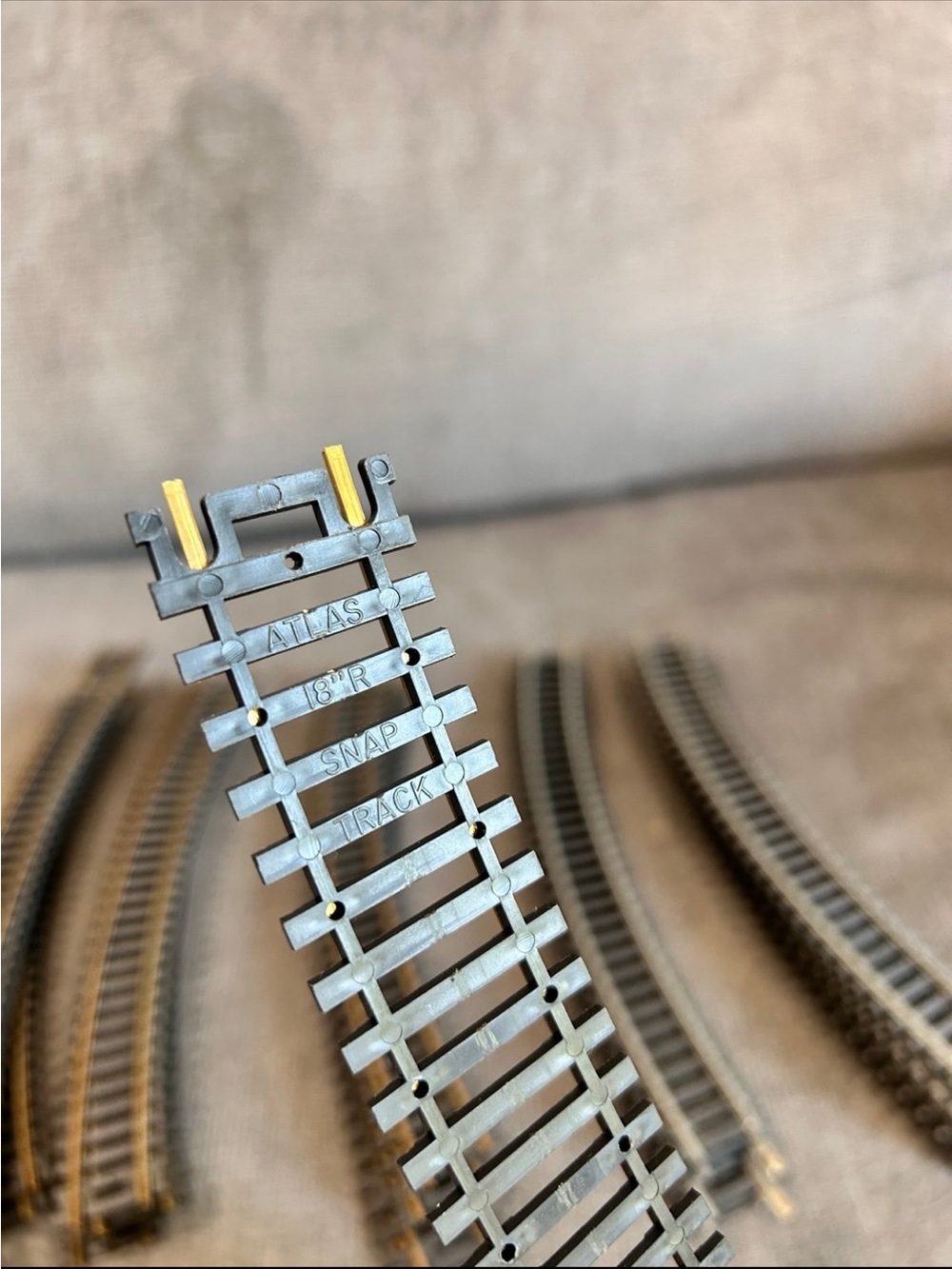 ATLAS N SCALE SNAP TRACK CURVE TRACK Mix Set 11 Tyco Tracks 28 Atlas Tracks - Picture 2 of 3